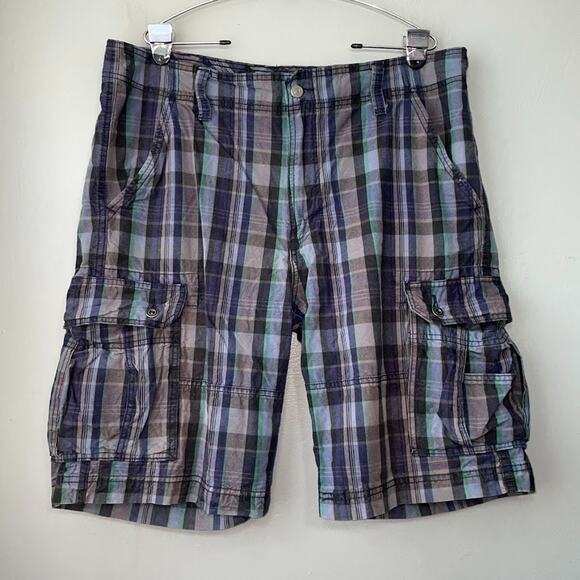 Y2K Levis Cargo Shorts Mens Size 38 Plaid Skater Baggy Utility Streetwear 2000s - Picture 1 of 9